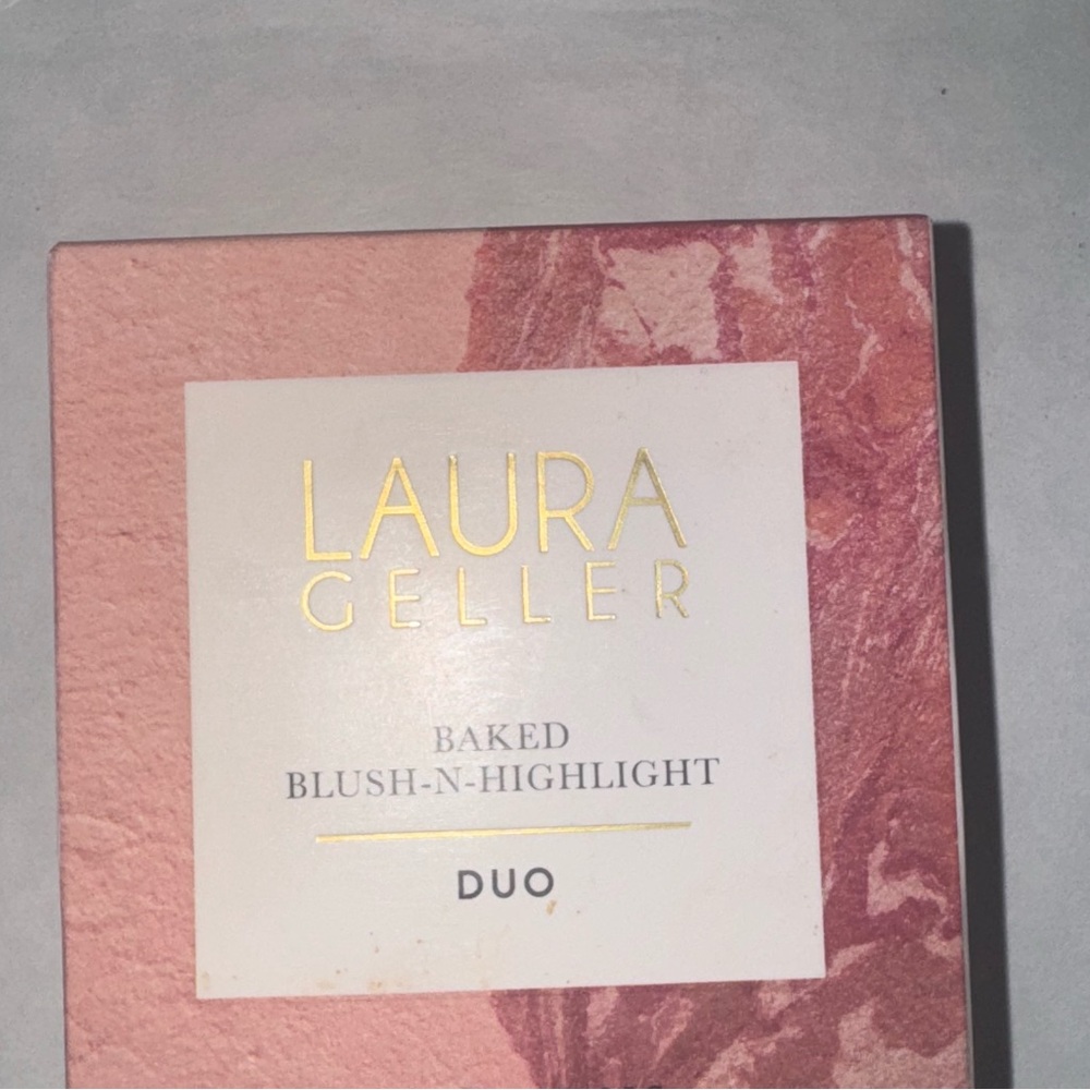 🛍️ Laura Geller Baked Blush-N-Highlight Duo - Soft Pink - Picture 4 of 7